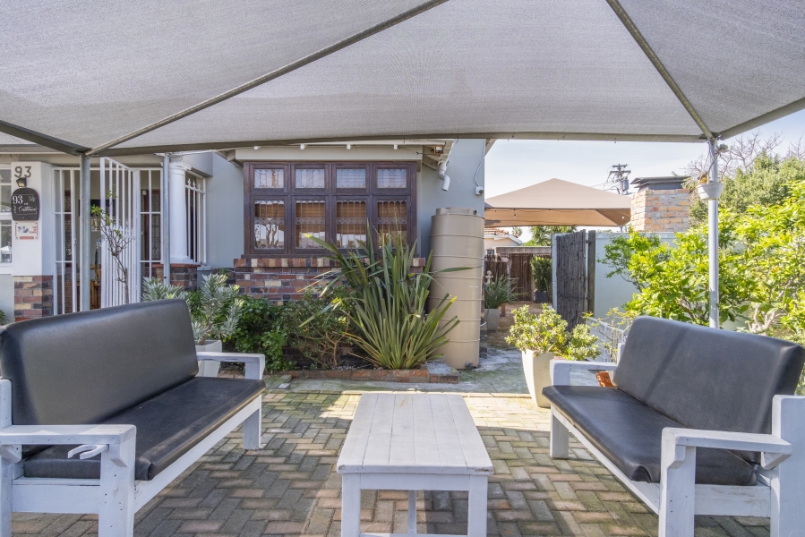 5 Bedroom Property for Sale in Wynberg Western Cape